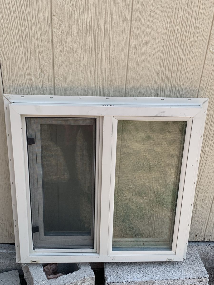 White Vinyl Single Sliding Window 24 x 24 with Screen