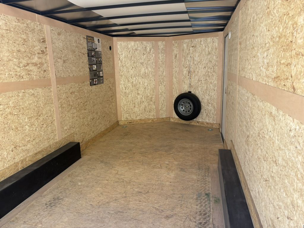 Main image 7