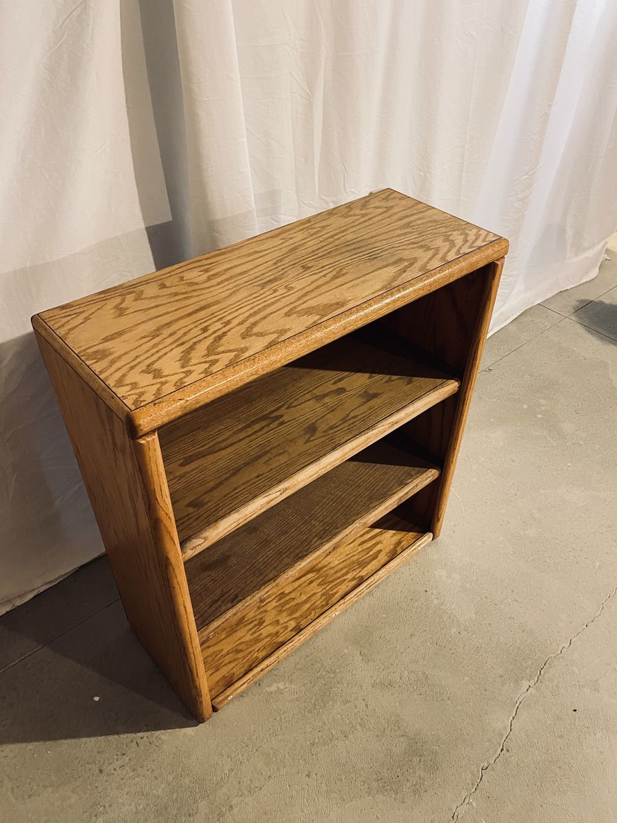 Solid wood bookshelf