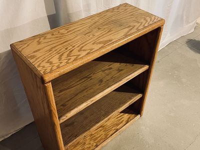 Solid wood bookshelf