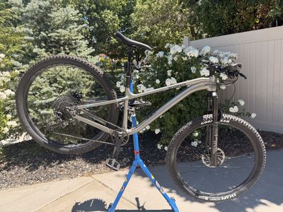Kona Honzo DL Medium 29