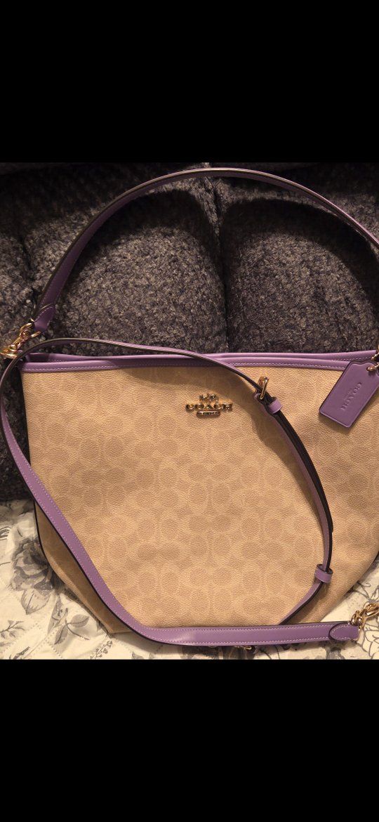 COACH Willow Bucket Bag in Colorblock with Snakeskin Detail - Lilac/Tan Authentic items BRAND NEW