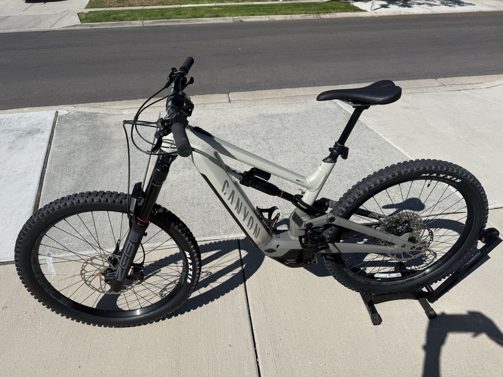 2023 Canyon Torque:ON 7 (Size S) eMtb Basically New w/ ONLY 216 Miles +Upgrades 