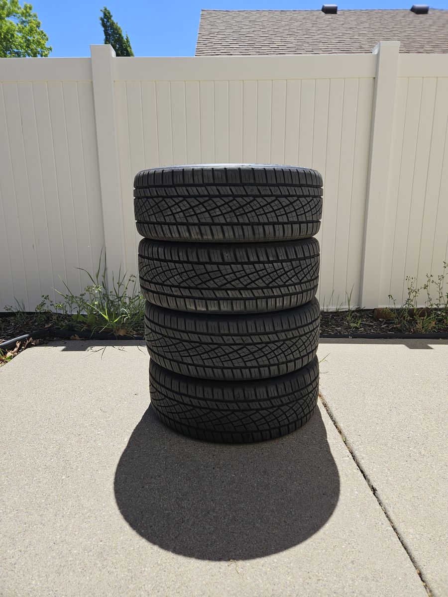 Set of 4 215/45 18R Continental Extreme Contacts DWS06