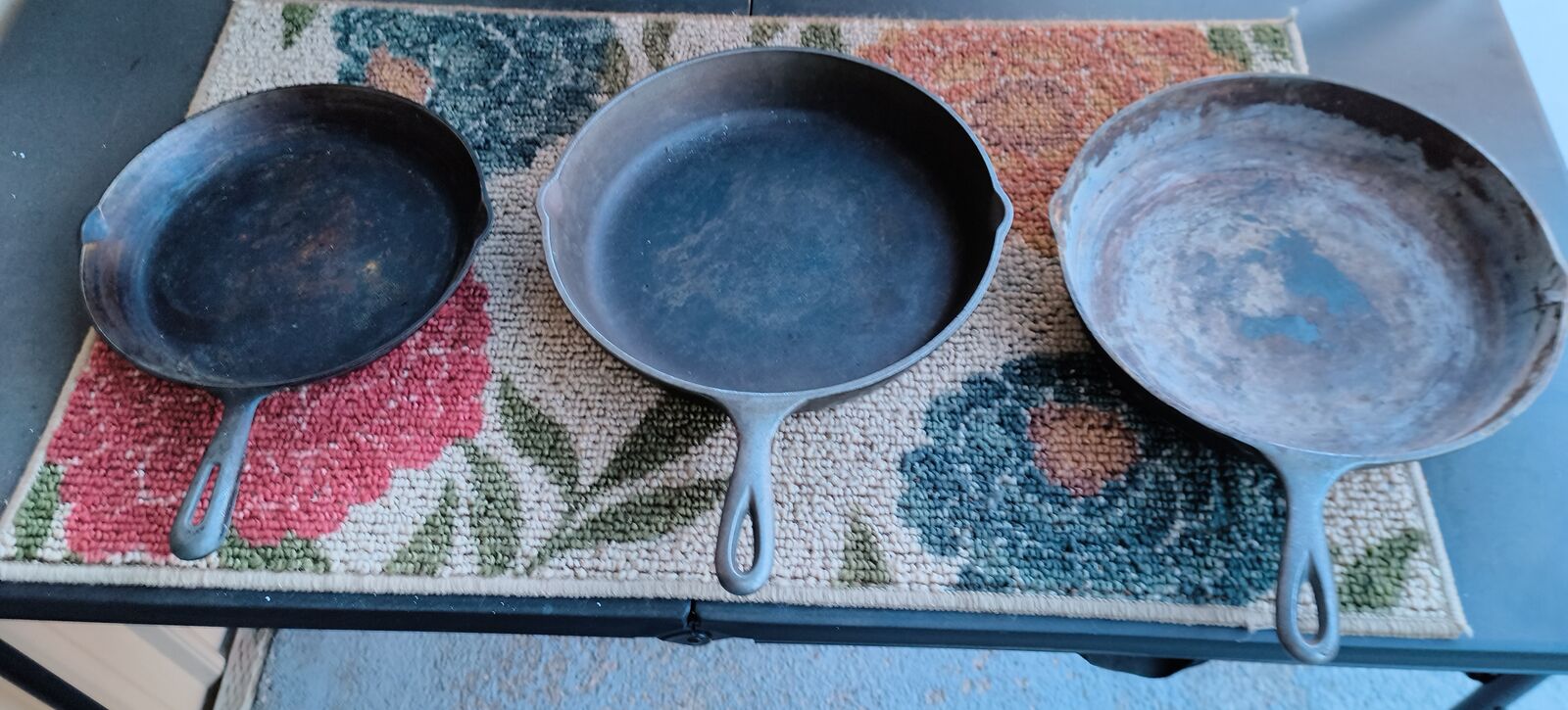 Cast Iron Pans 6 Total 2 Twelve Inch 1 Ten Inch Etc All In Good Shape Really Heavy