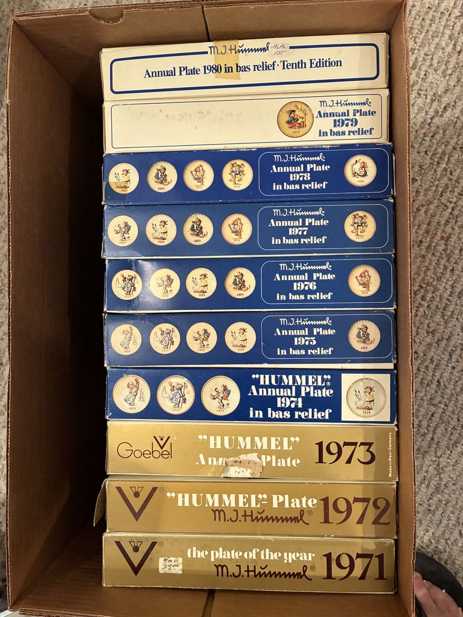 Hummel year collector plates. 1971 to 1990.