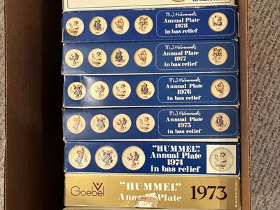 Hummel year collector plates. 1971 to 1990.
