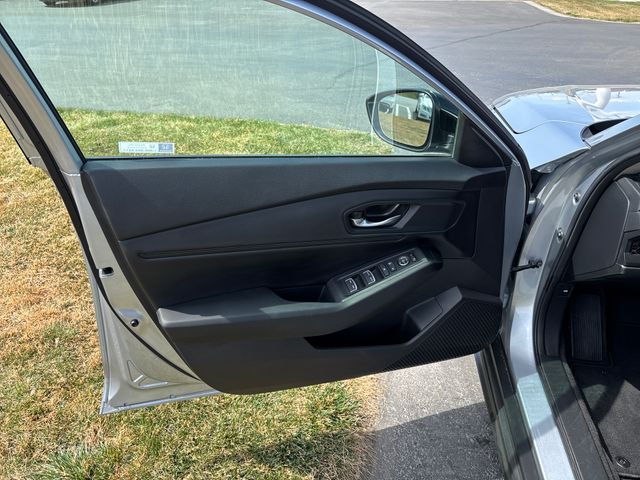 Main image 10