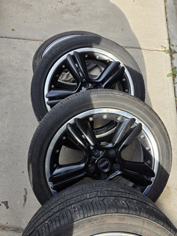 Mini Cooper Countryman Wheels 5 x 120 and Tires