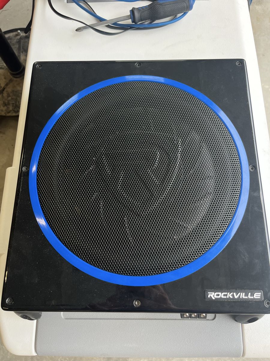 Powered car subwoofer 