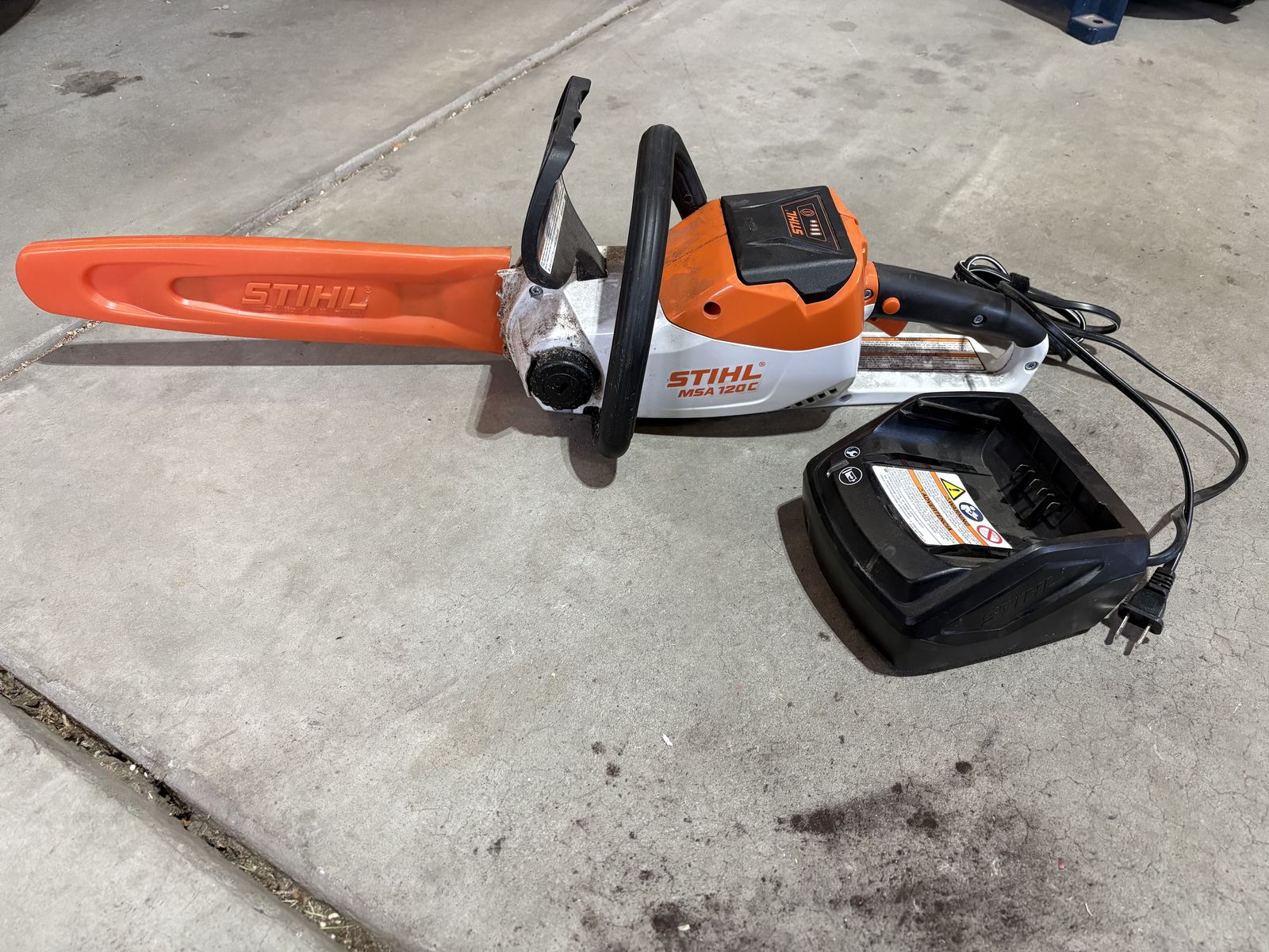 Stihl MSA 120 C Chainsaw w/ Battery & Charger