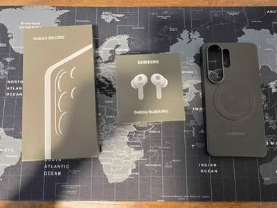 Samsung Galaxy S26 Ultra 256GB Unlocked + Galaxy Buds 4 Pro + Case