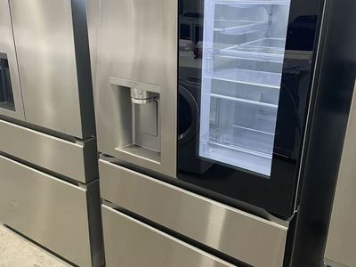 New LG 29cu.ft refrigerator w/dual ice maker
