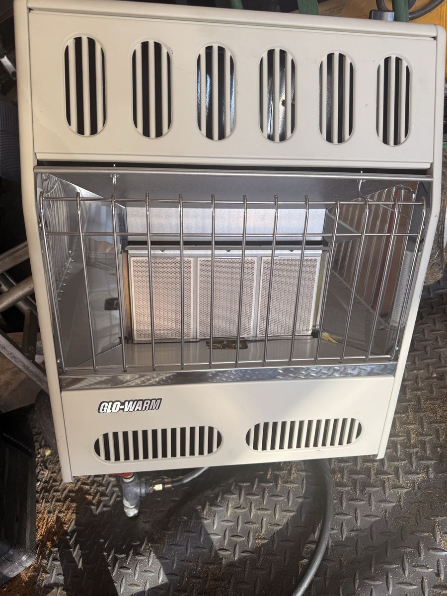 GLO-WARM FB-38 Propane/LP Vent-Free Gas Heater - 15,000 BTU/Hr