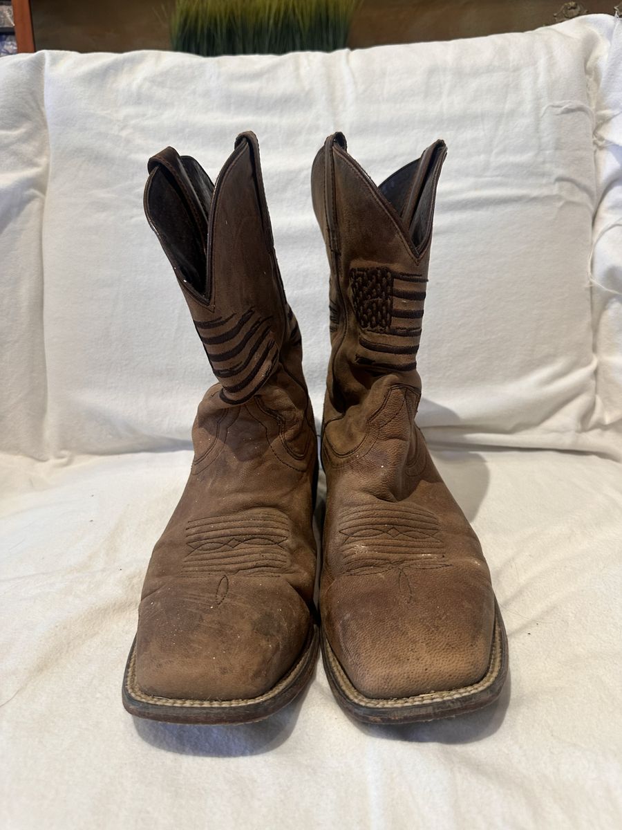 Ariat men’s size 10.5EE light brown flag western Boots