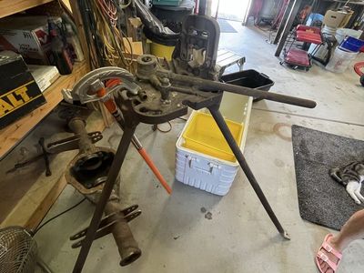 Heavy-Duty Pipe Bender with Stand - Manual Conduit Tubing Bender Tool