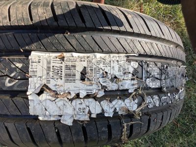 Yokohama P235/60R17 Tire