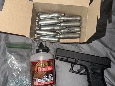 Glock 19 Gen 3 + CO2 & BBs
