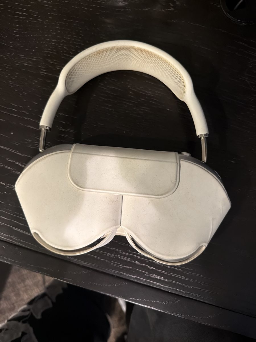 Apple AirPods Max Over-Ear Headphones - Silver (Barely Used)