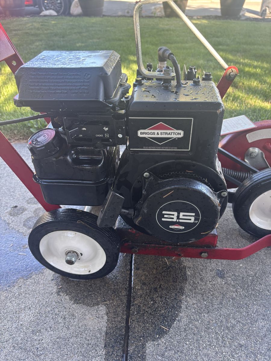 Tyller for parts or to be fixed  20.00 cash only