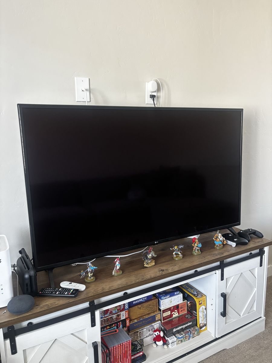 55" LG Smart TV