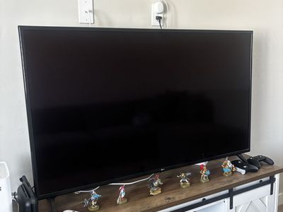 55" LG Smart TV