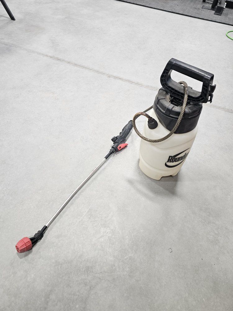 Roundup Multi-Purpose Lawn and Garden Pump Sprayer with Wand