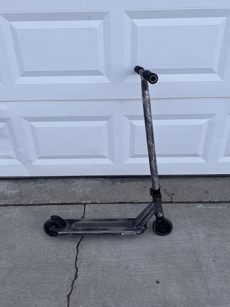 Root Industries Invictus 2 Scooter