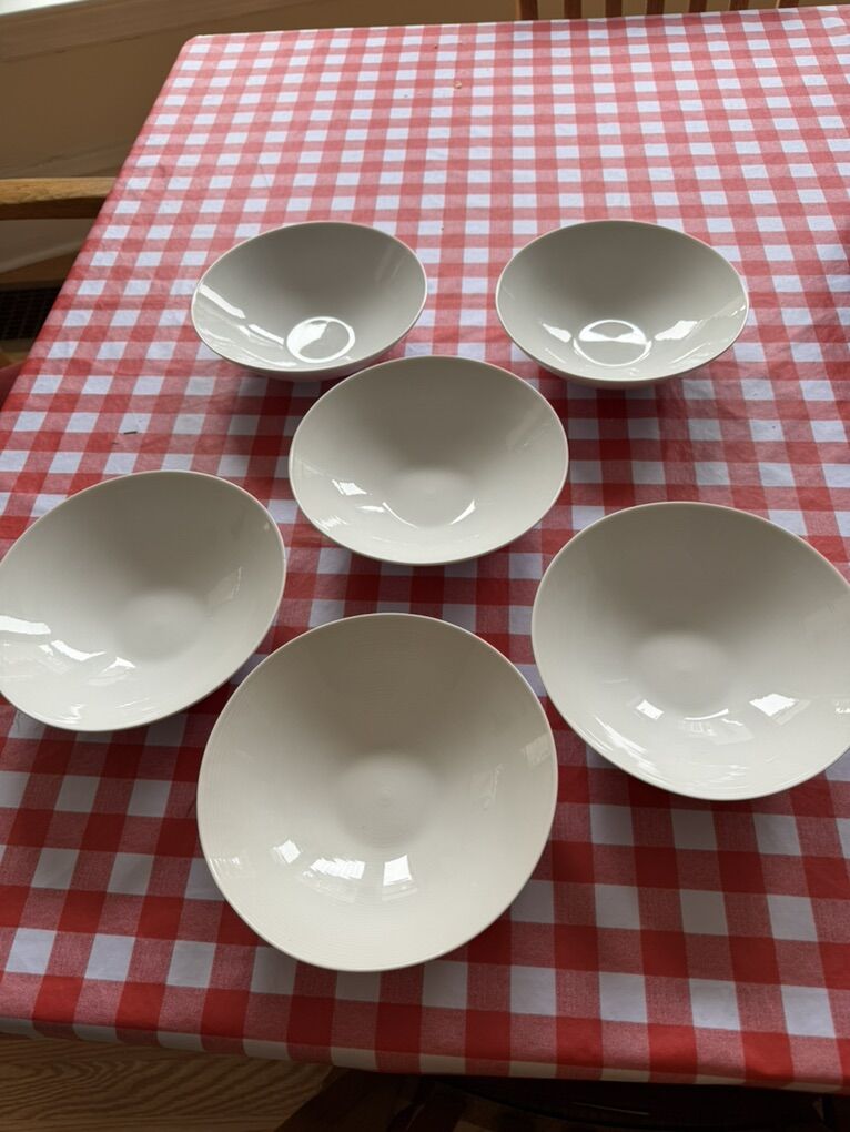 6 vintage Oneida Vintage Bowls