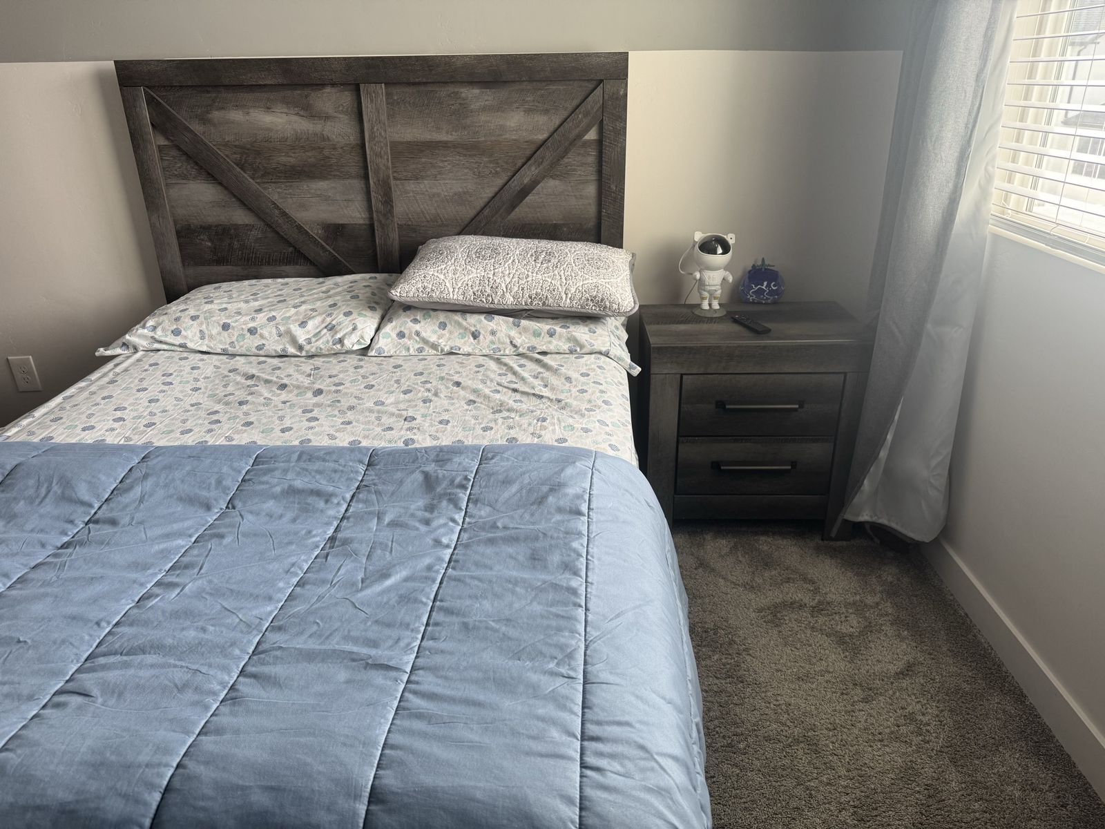 Kids bedroom sets (2)