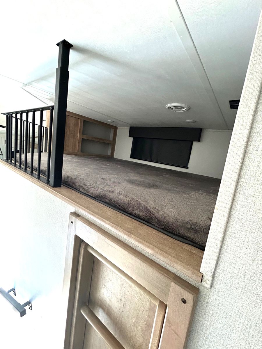 Main image 24