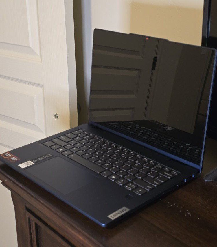 Like New IdeaPad 5 2-in-1 14AHP9 - Type 83DR