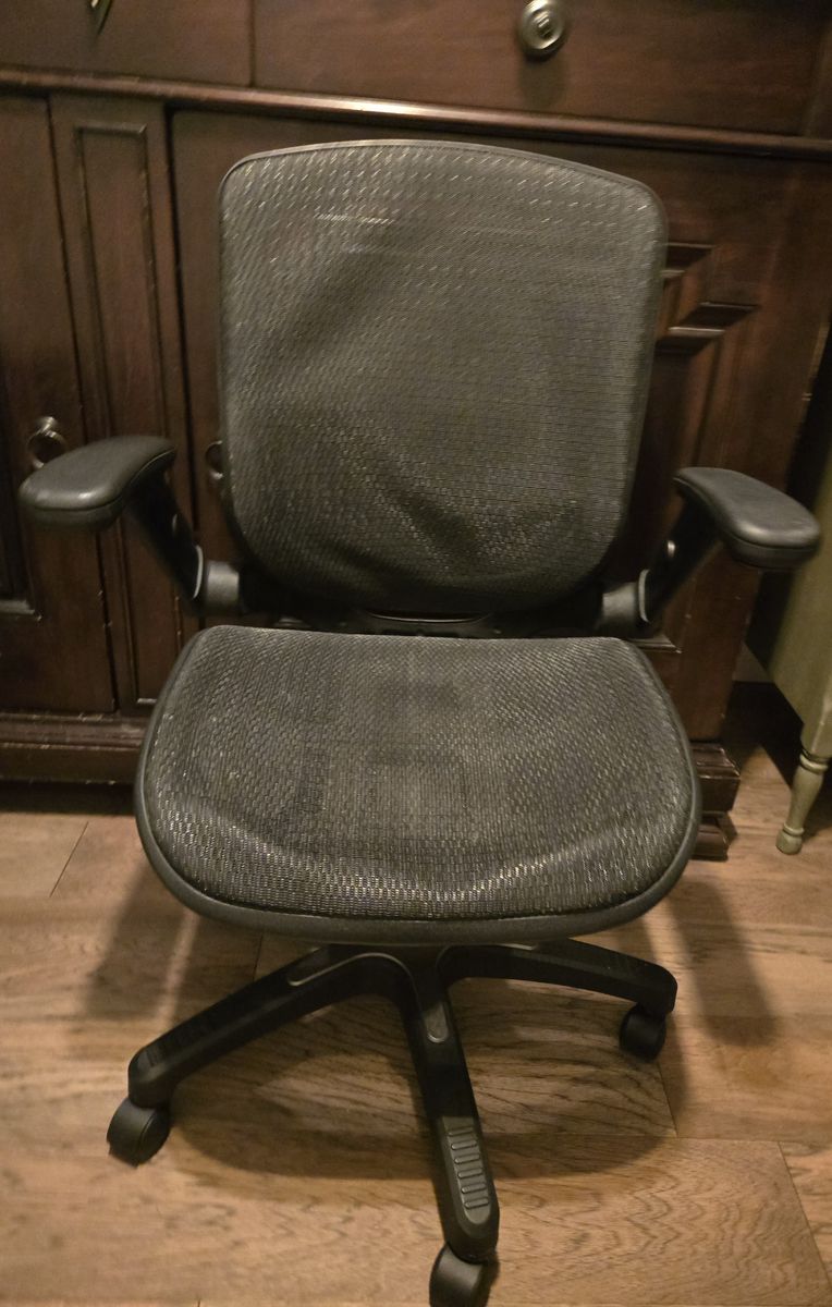 Reduced!! Mesh Ergonomic Black Office Chair