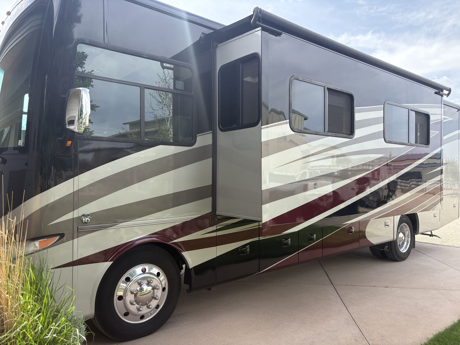 Tiffin Motorhome - 2018 Open Road 32SA