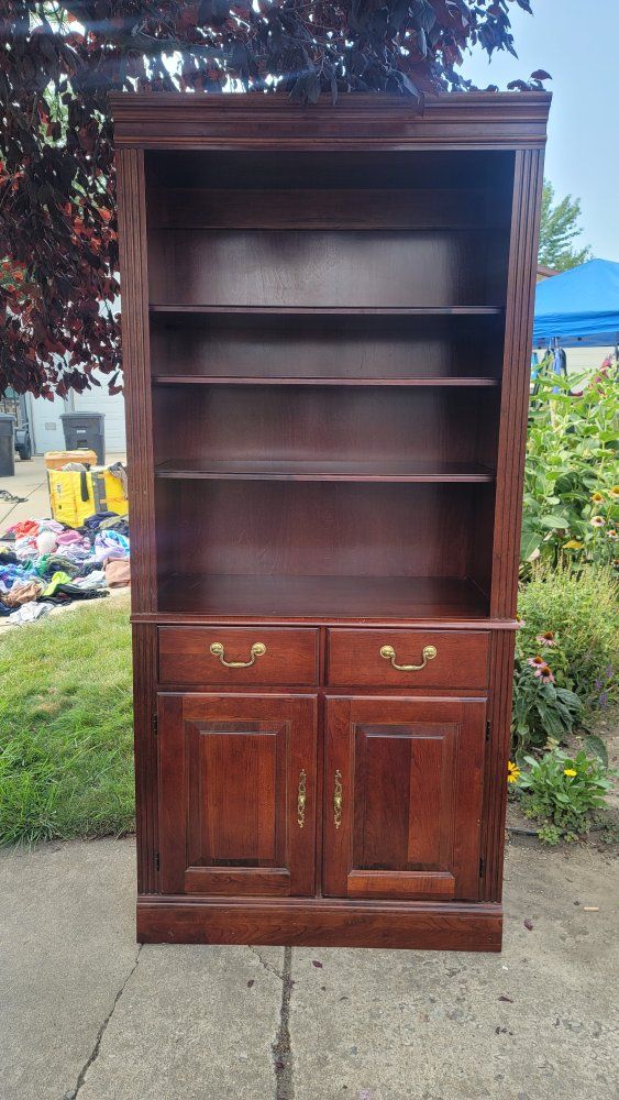 Bookshelf/Cabinet