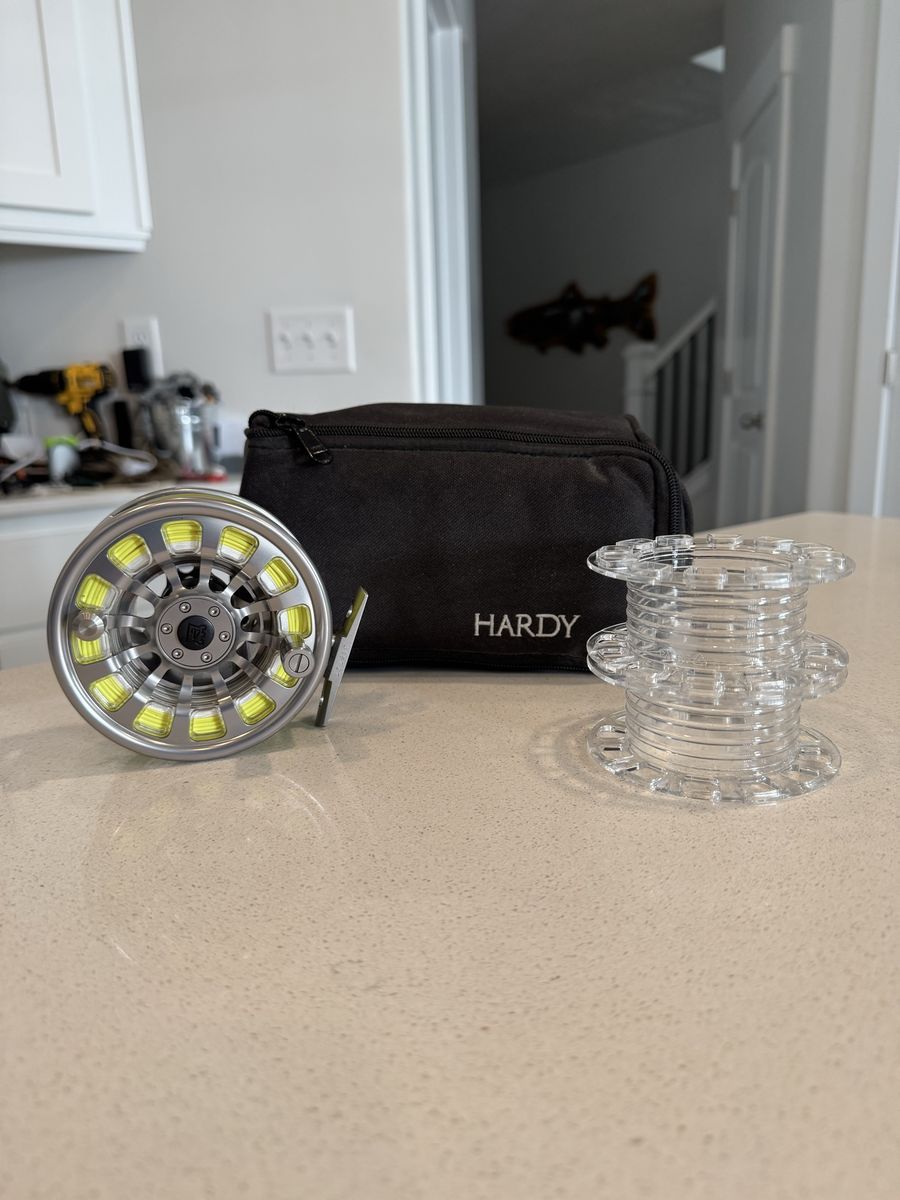 Hardy Demon 7000 Fly Reel - with case and 2 extra spools
