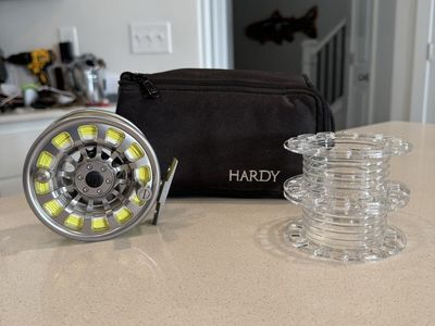 Hardy Demon 7000 Fly Reel - with case and 2 extra spools