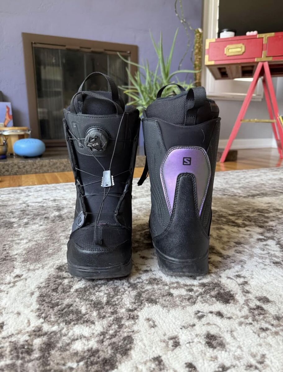 Salomon snowboard boots- size 6 (women’s)