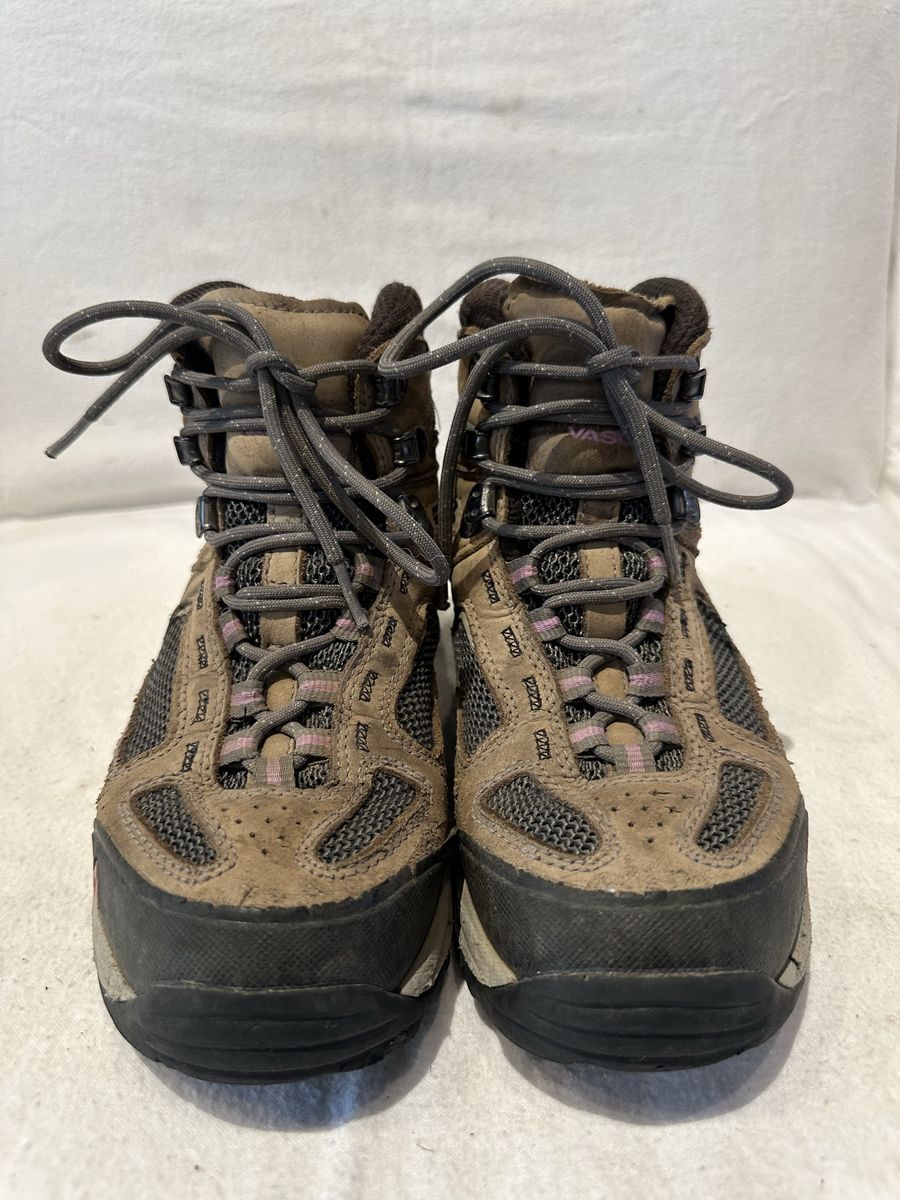 Vasque women’s size 7W beige/gray mesh and Leather goretex mid hiking boots