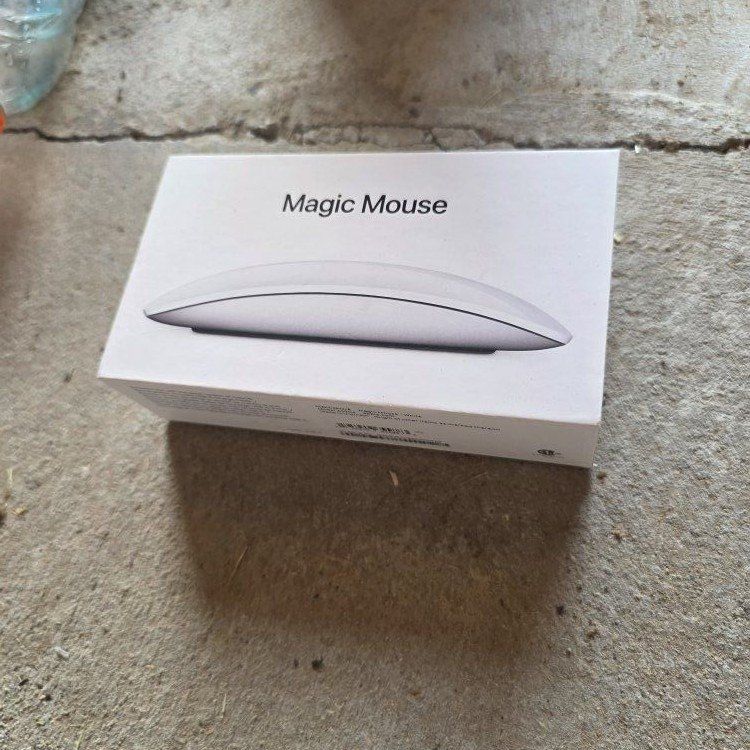 Apple Magic Mouse (White) - Wireless Multi-Touch Bluetooth Mouse for Mac/iPad