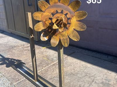 Handmade metal yard flower rusted patina