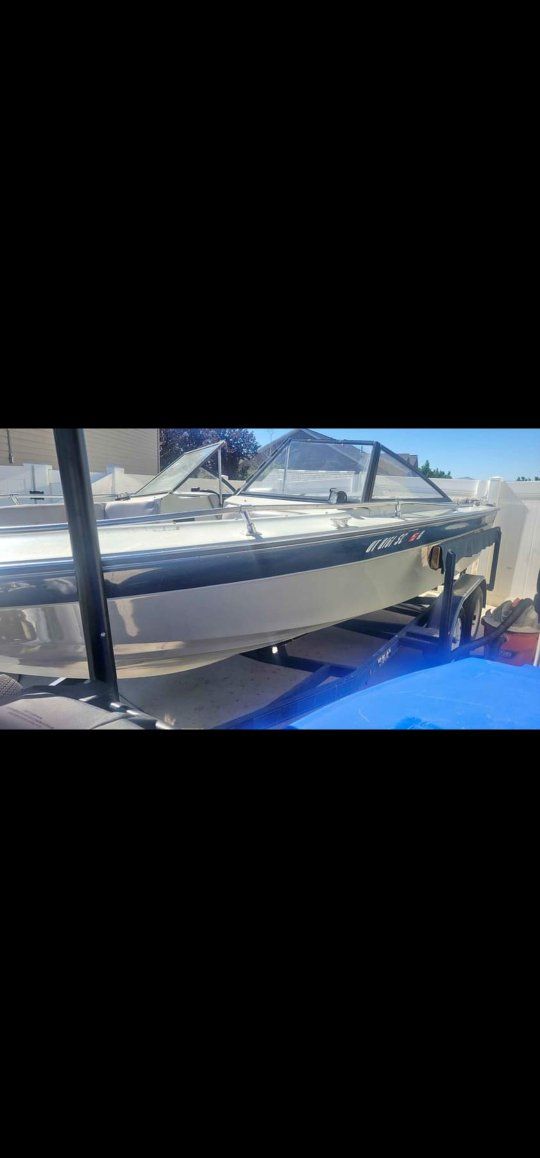 1990 Reinell 192S Boat + Trailer