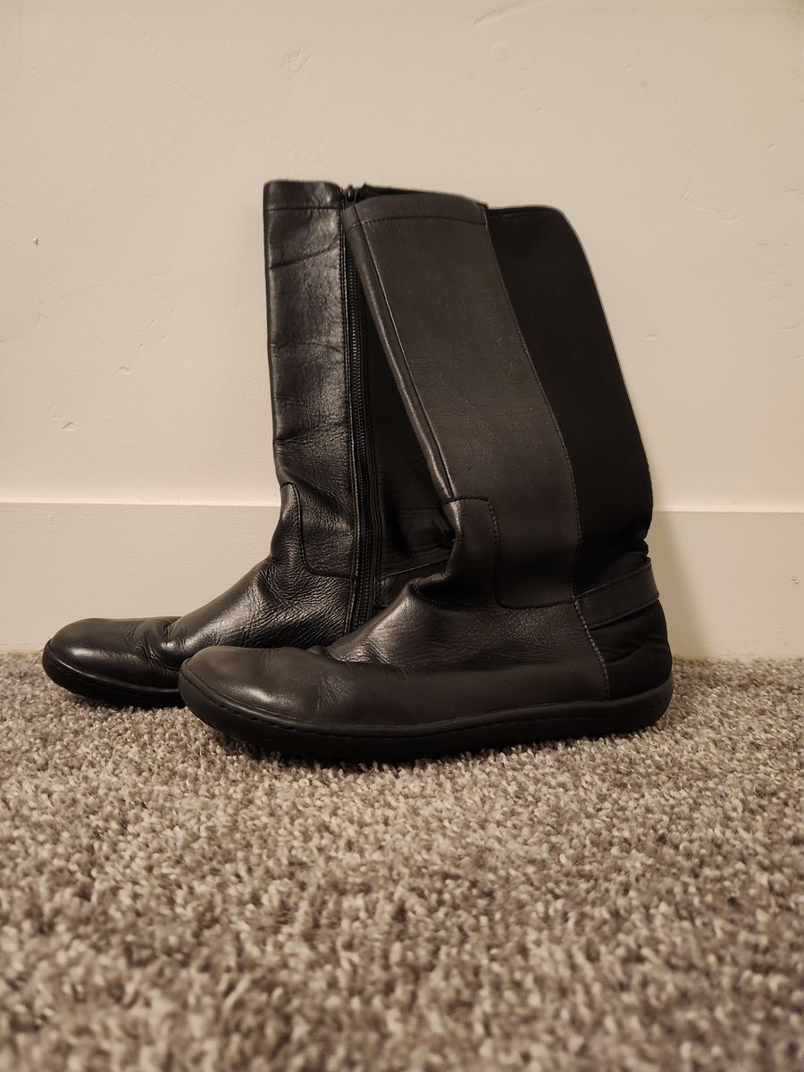 Women's size 8 / 39 Black Leather Boots