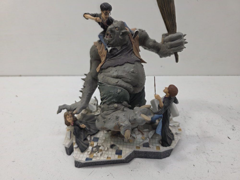 Harry Potter & The Sorcerer's Stone 2000 Warner Bros. Troll Battle Figurine #3497/5000