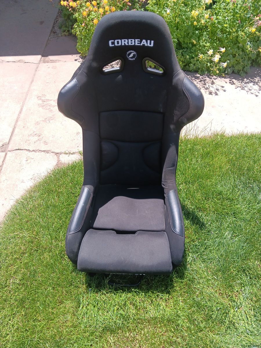 corbeau seat