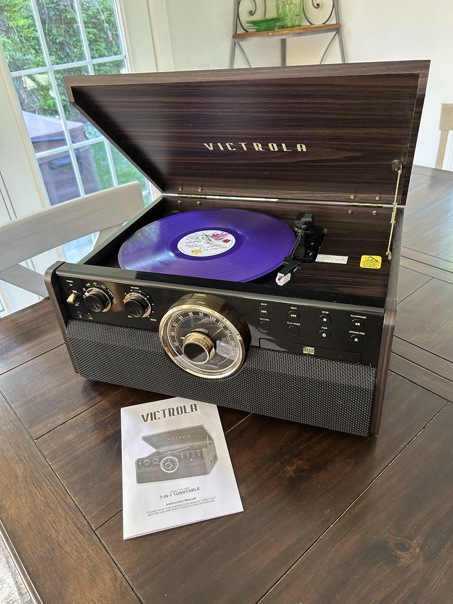 Victrola VT-370B entertainment center