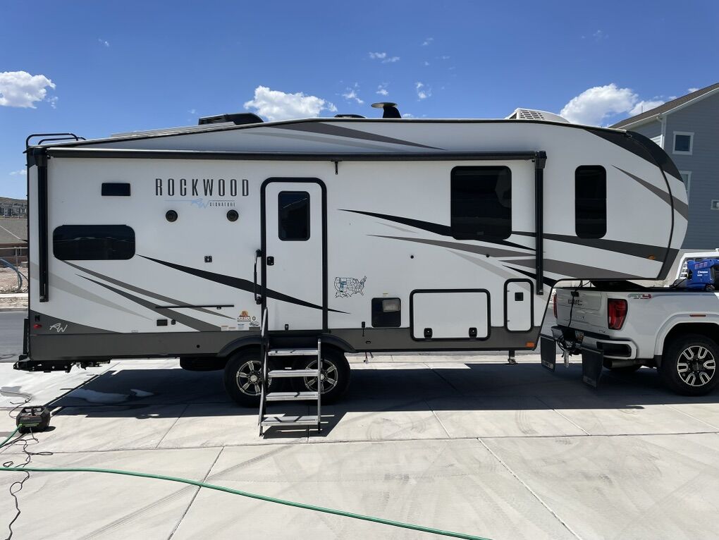 2023 Rockwood Signature 2442BS