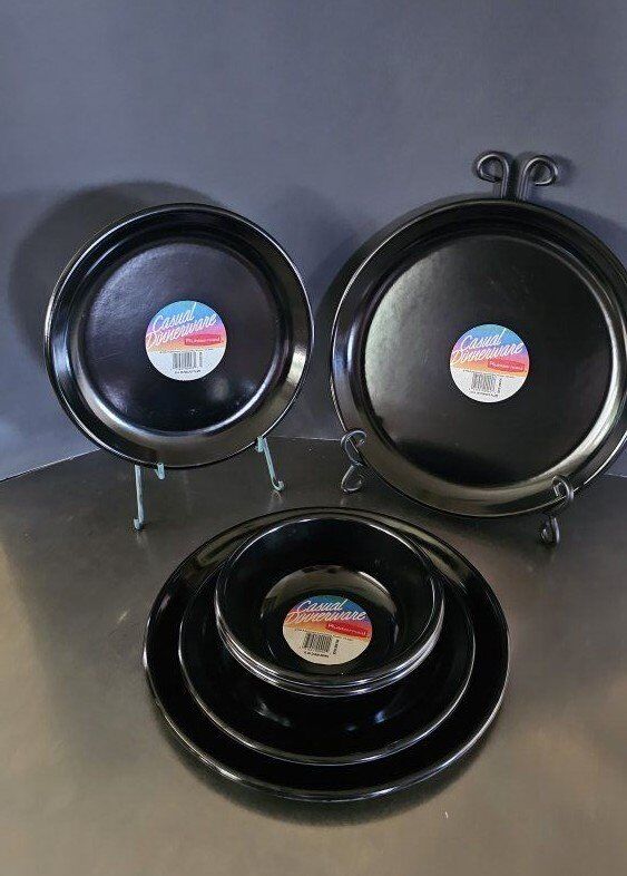 NEW, Vntg Rubbermaid Black 6 Piece Melamine Set