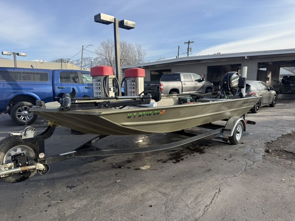 2017 tracker Grizzly 1860