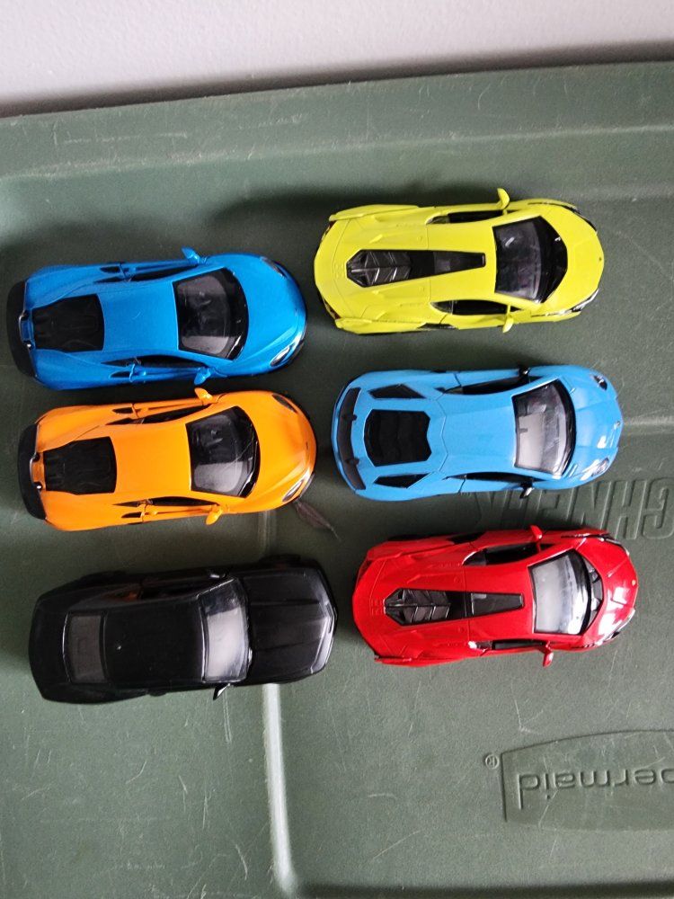 6 Race Cars